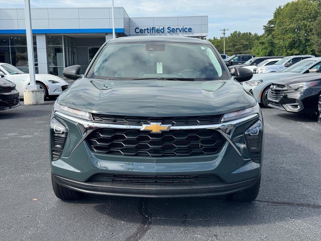 Used 2026 Chevrolet Trax LS FWD image 8