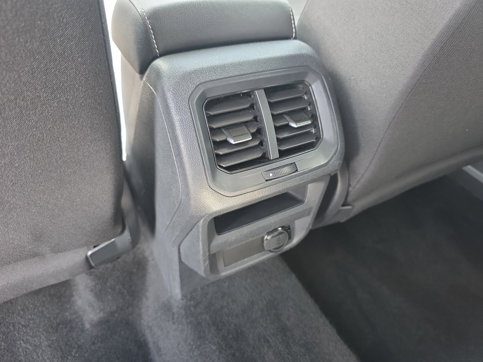 Certified 2023 Volkswagen Tiguan S image 32