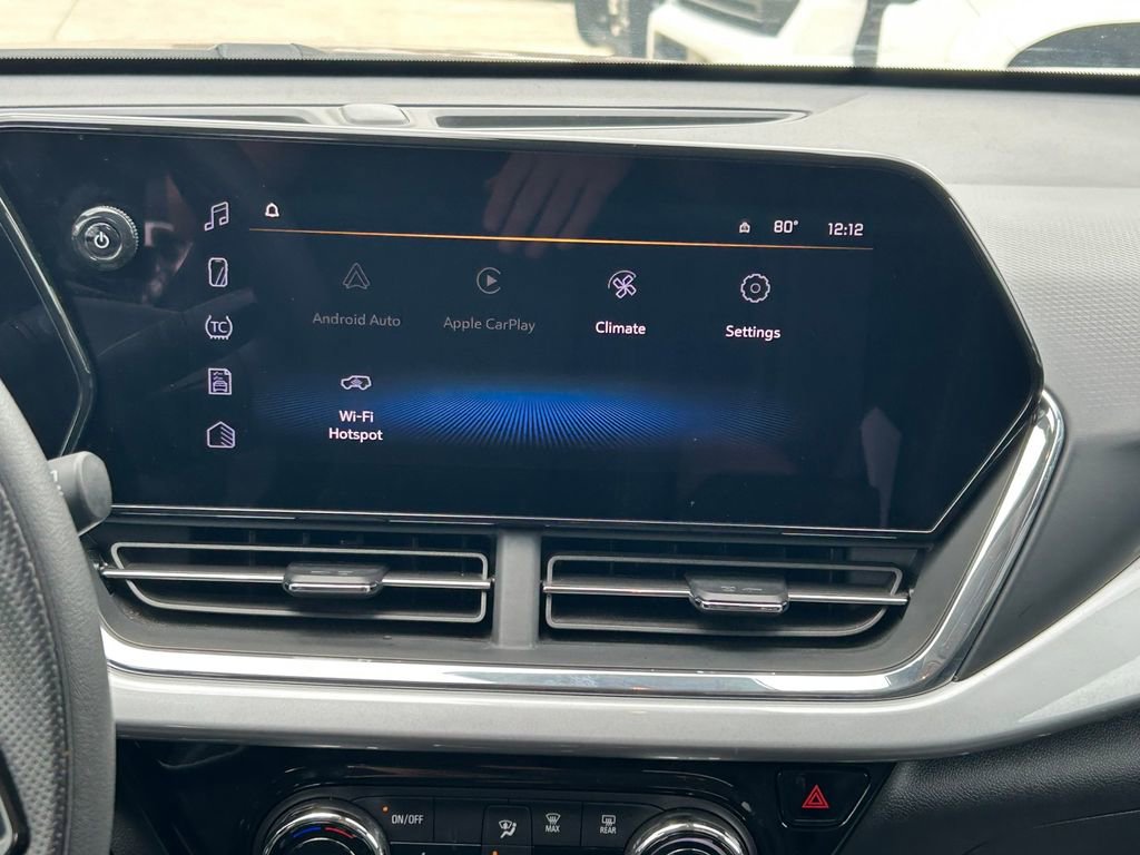 Used 2025 Chevrolet Trax LT FWD image 19