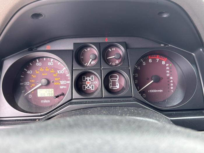 Used 2002 Mitsubishi Montero Limited AWD/4WD image 37