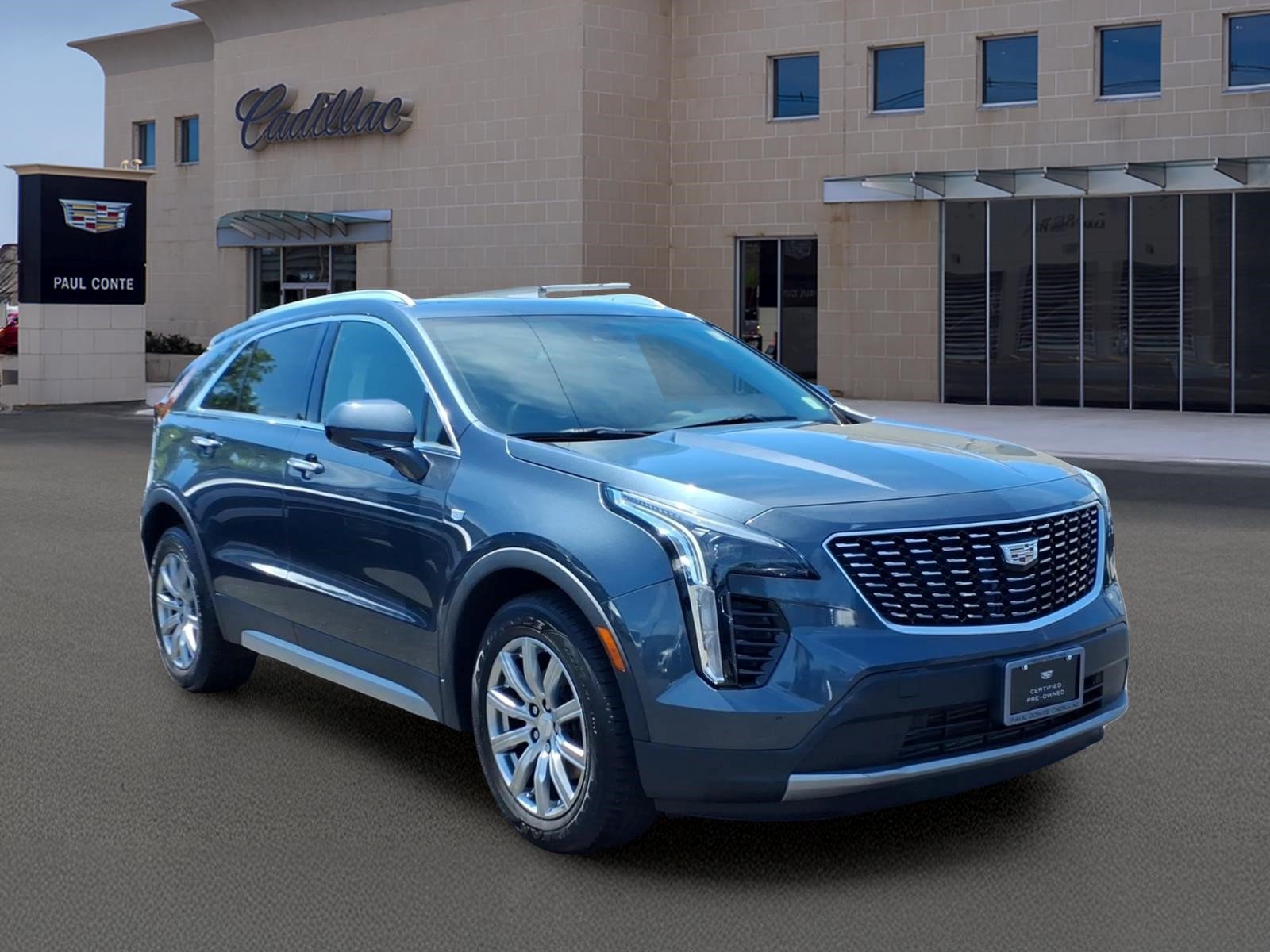 Used 2019 Cadillac XT4 Premium Luxury w/ Cold Weather Package AWD/4WD image 3