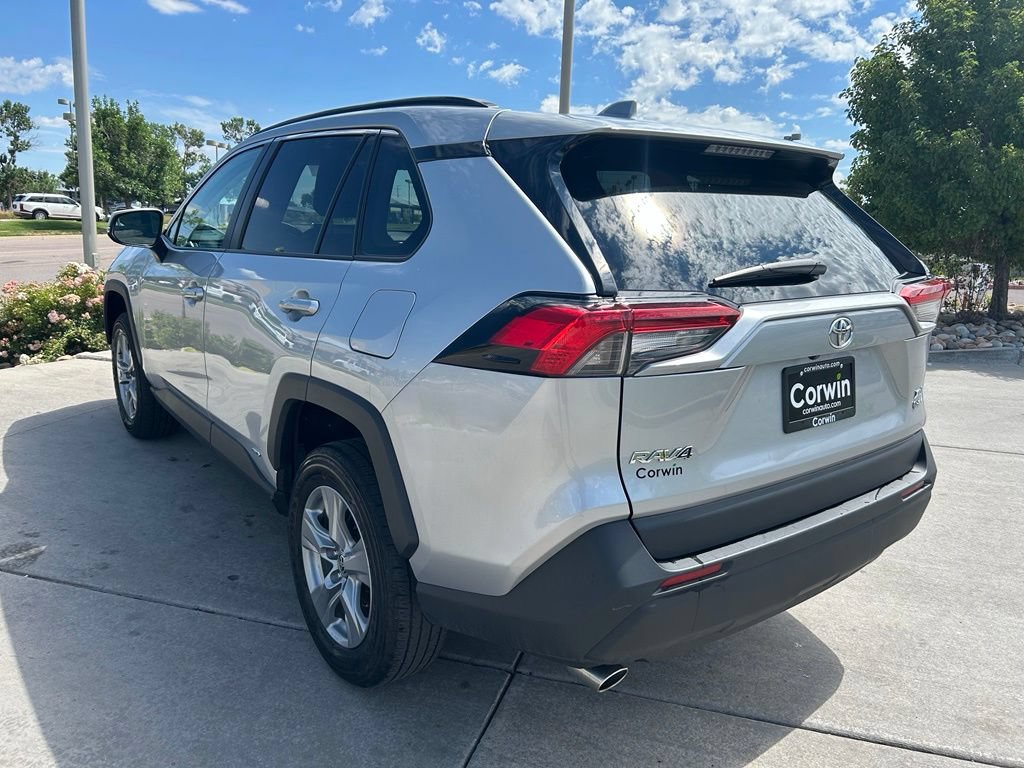 Used 2025 Toyota RAV4 XLE AWD/4WD image 5