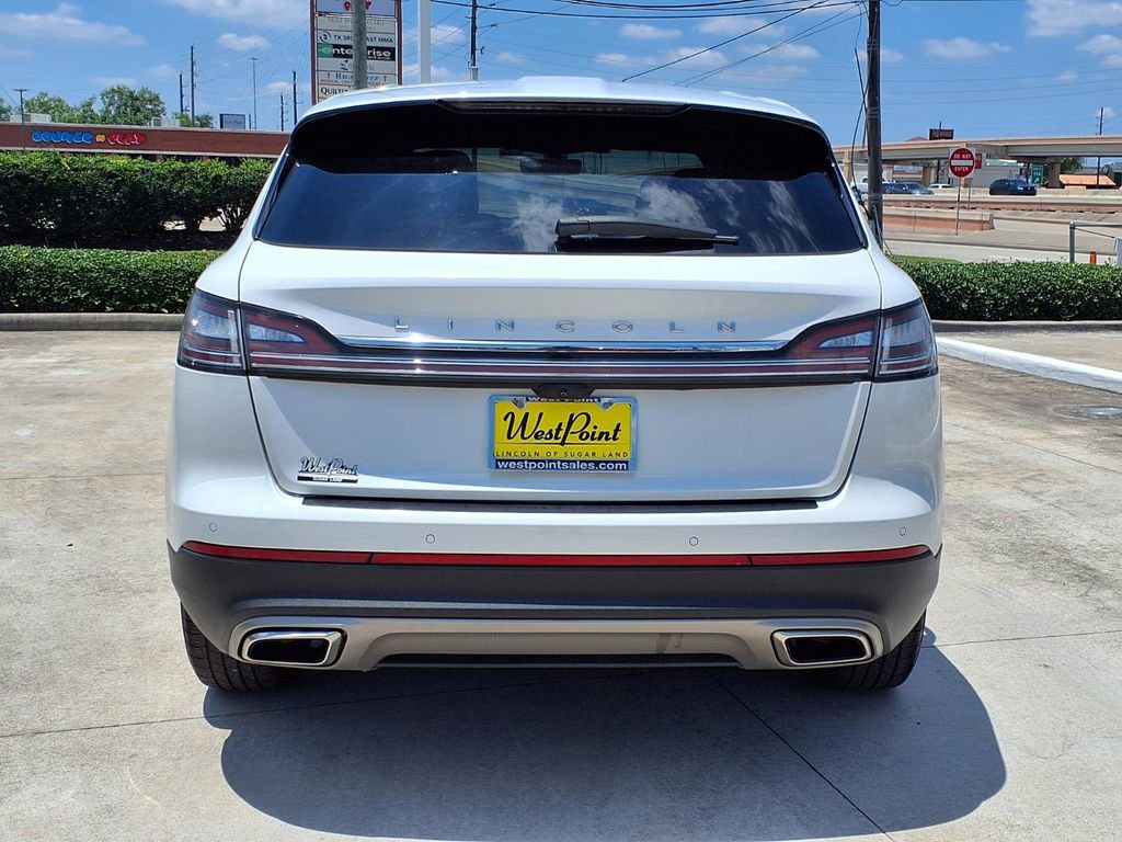 Used 2023 Lincoln Nautilus FWD w/ Premium Package image 5