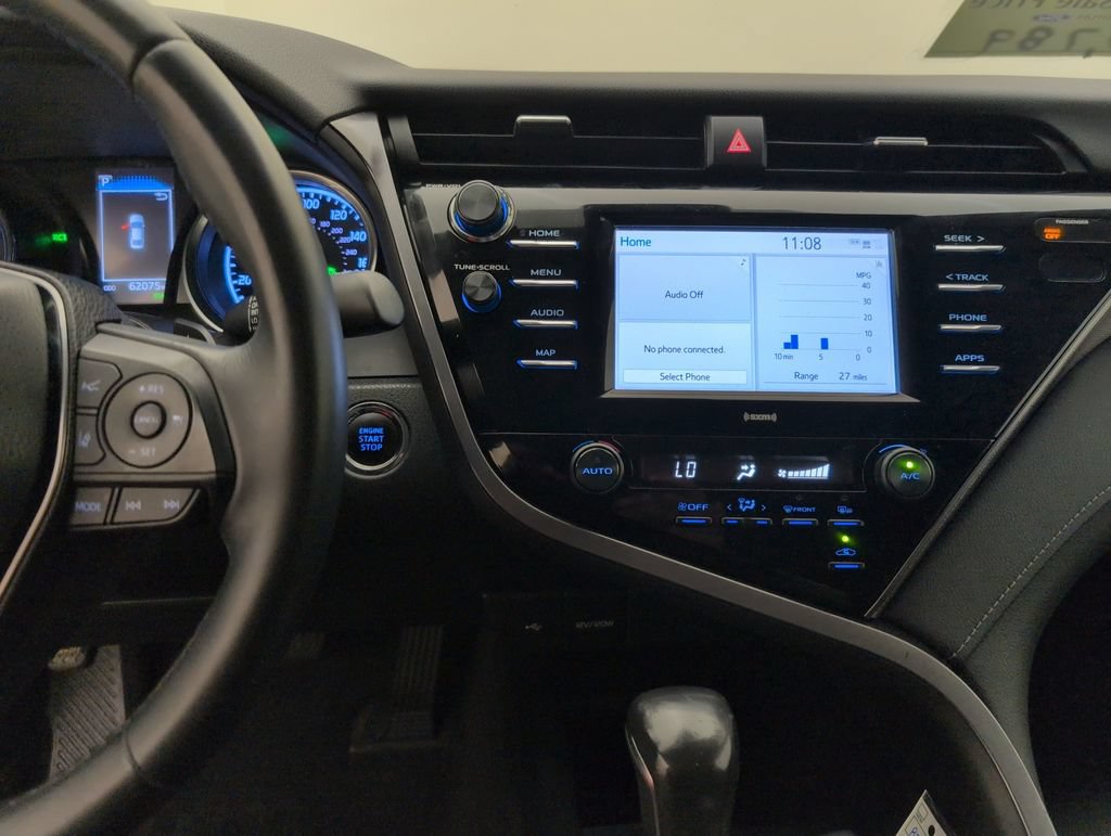 Used 2020 Toyota Camry SE w/ Convenience Package FWD image 17