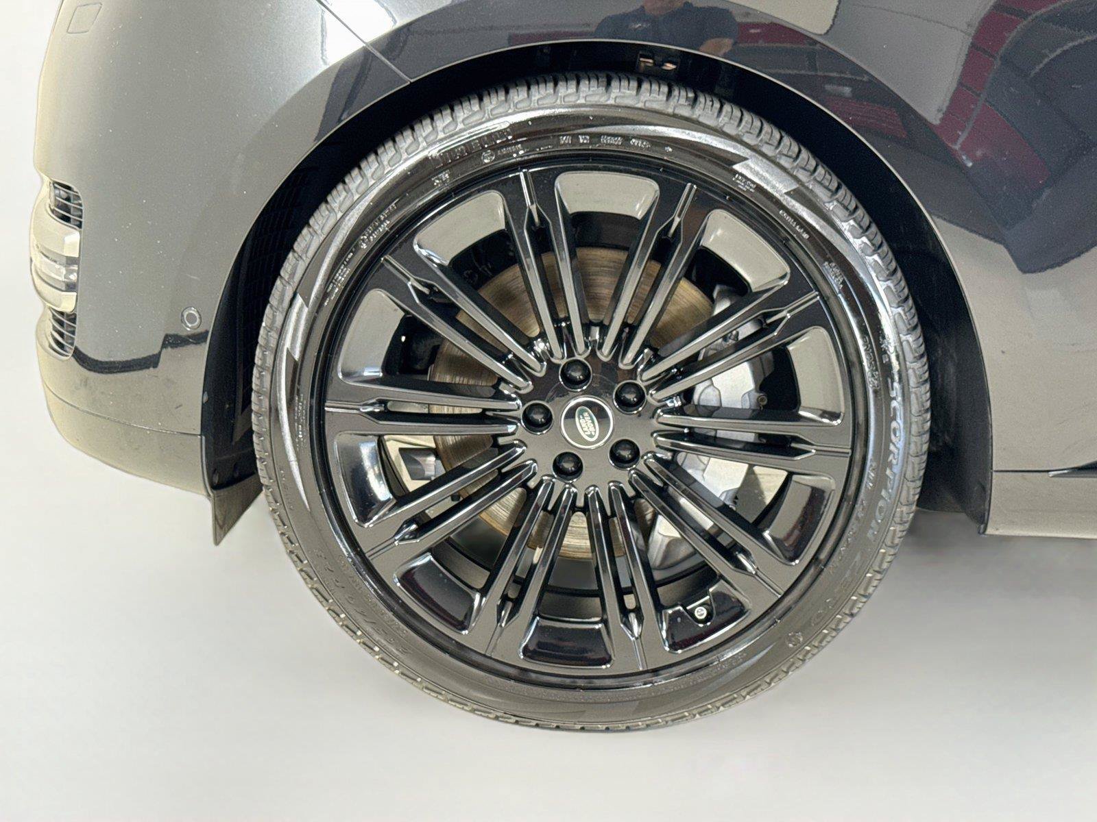 Used 2024 Land Rover Range Rover SE AWD/4WD image 39
