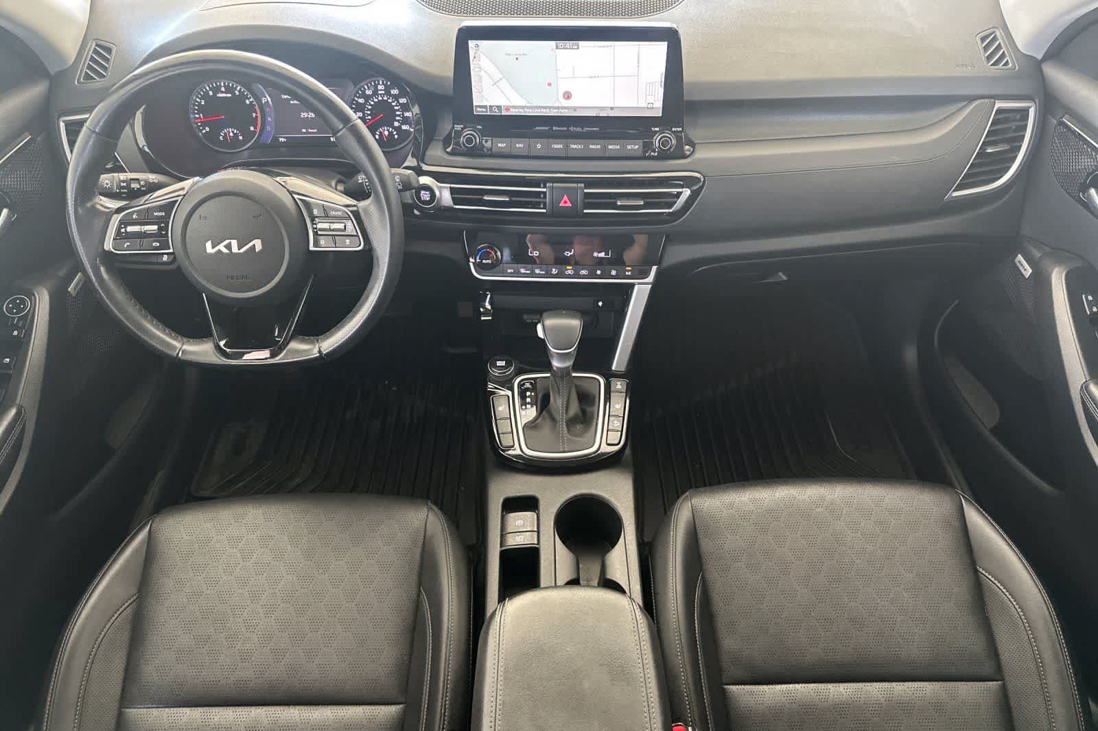 Used 2023 Kia Seltos SX AWD/4WD image 3