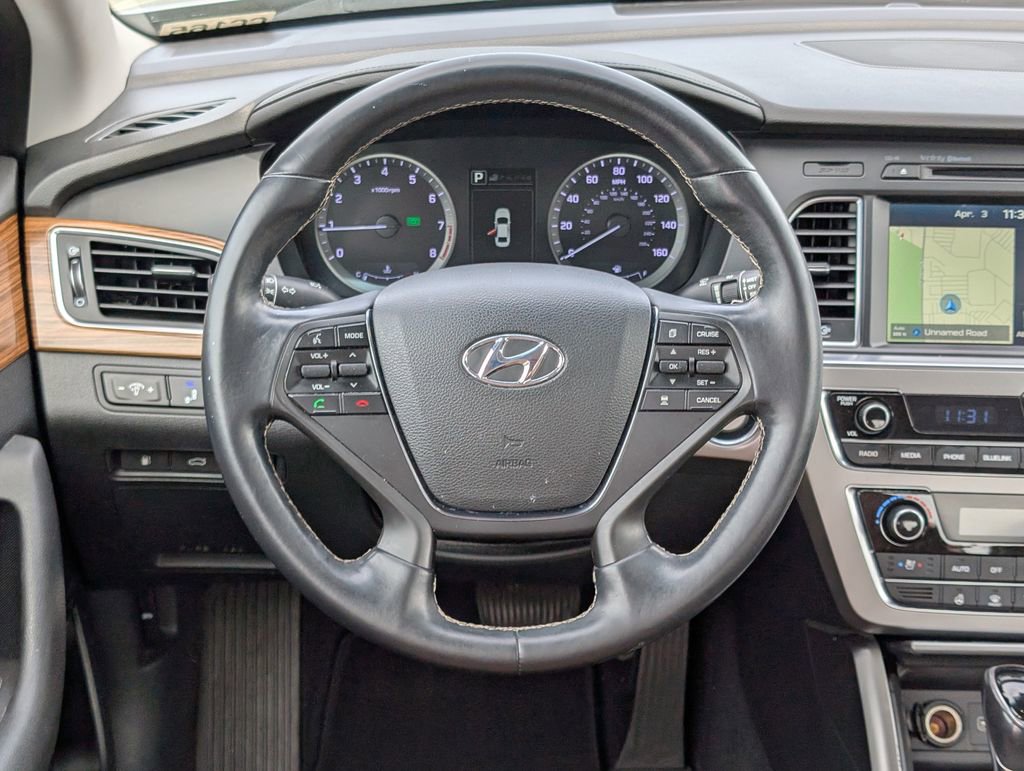 Used 2015 Hyundai Sonata Limited w/ Option Group 06 FWD image 13