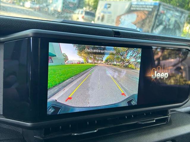 Certified 2025 Jeep Gladiator Sport AWD/4WD image 25