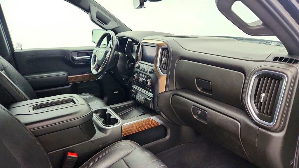 Used 2020 Chevrolet Silverado 1500 High Country w/ Technology Package image 27