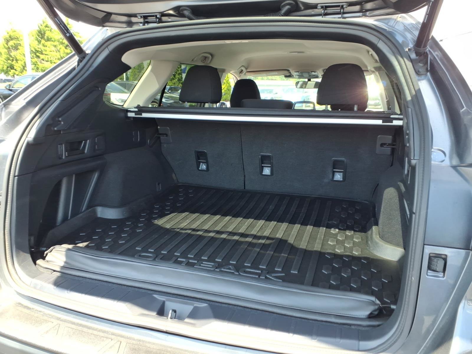 Used 2025 Subaru Outback Premium AWD/4WD image 14