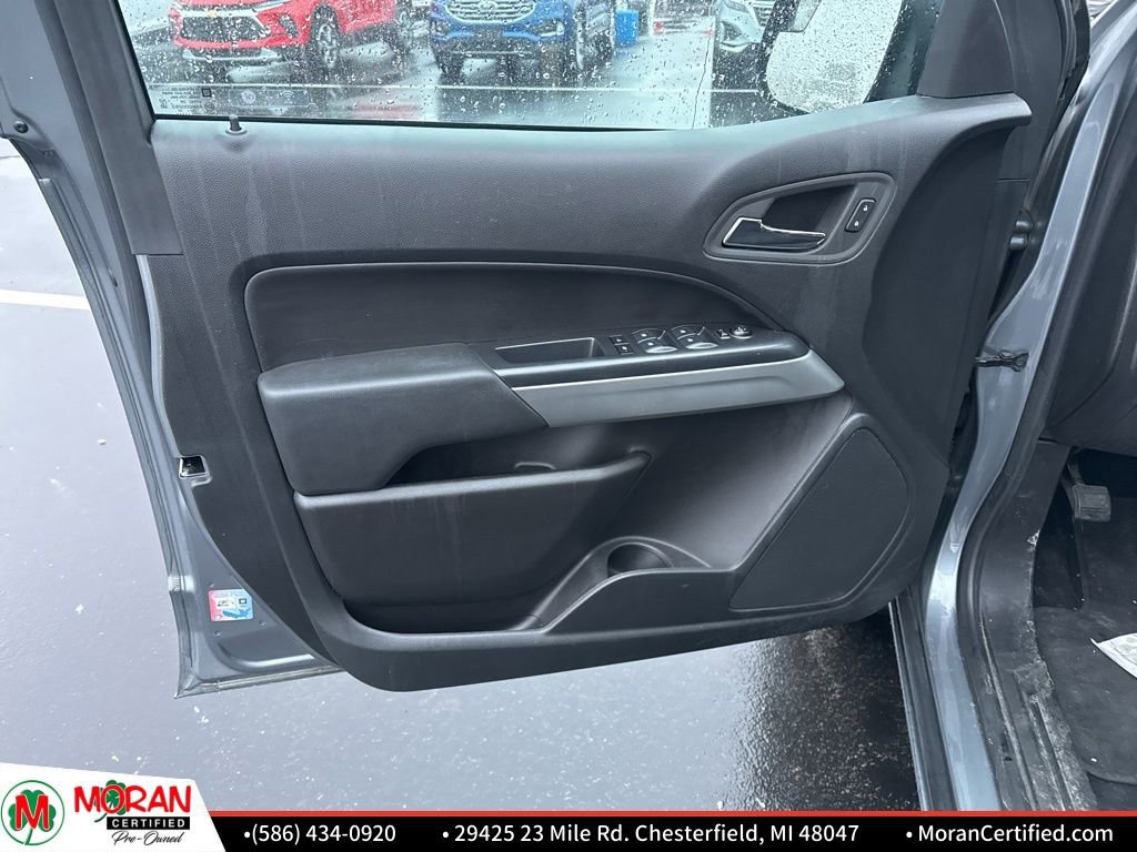Used 2022 Chevrolet Colorado LT w/ LT Convenience Package image 9