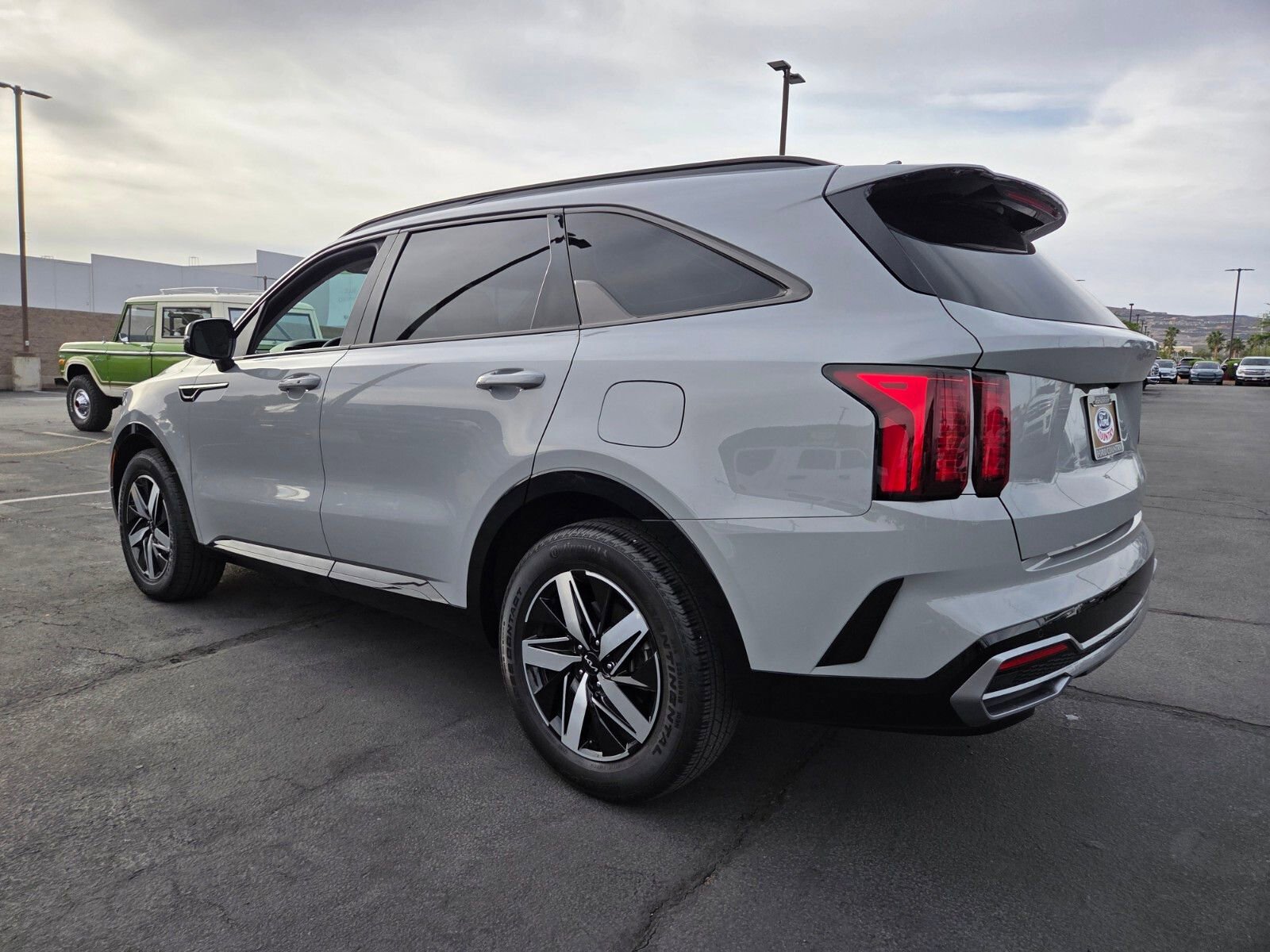 Used 2023 Kia Sorento EX w/ Panoramic Sunroof Package image 4