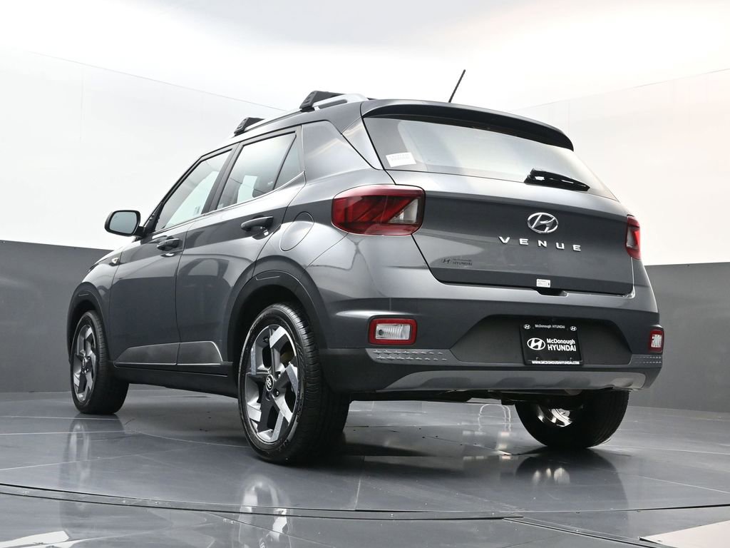 Used 2025 Hyundai Venue Limited image 25