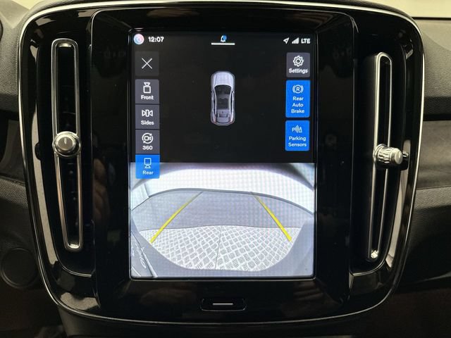 Certified 2023 Volvo C40 P8 Recharge Ultimate w/ Protection Package Premier AWD/4WD image 17