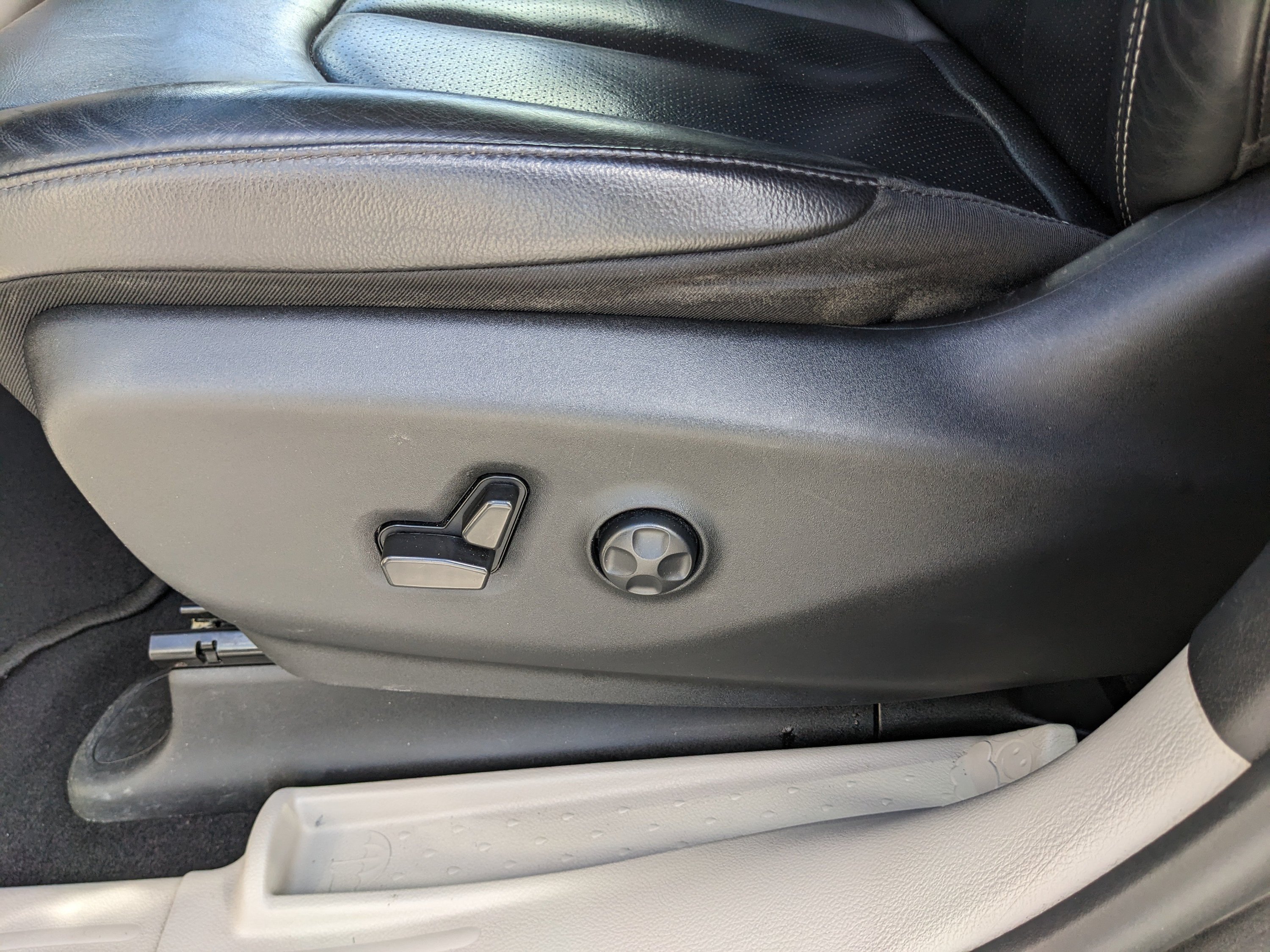 Used 2022 Chrysler Pacifica Touring-L FWD image 22