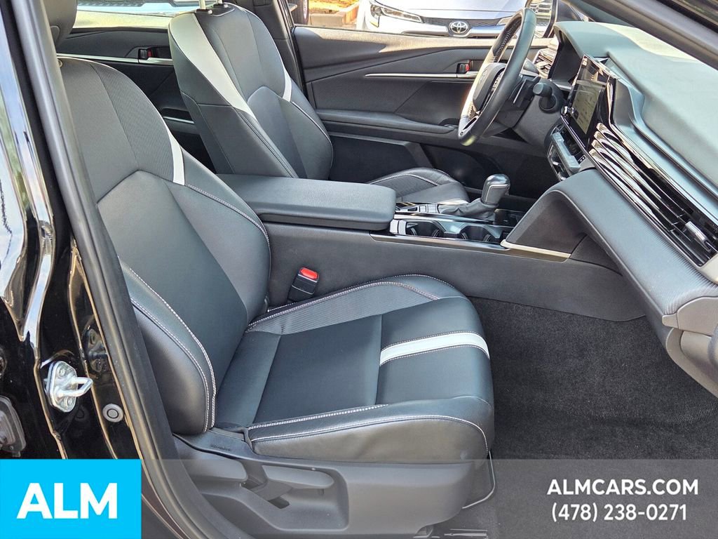 Used 2025 Toyota Camry SE image 18