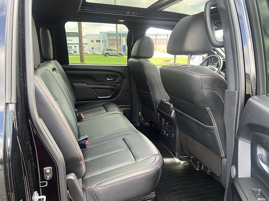 Used 2021 Nissan Titan PRO-4X w/ Pro-4x Convenience Package AWD/4WD image 15