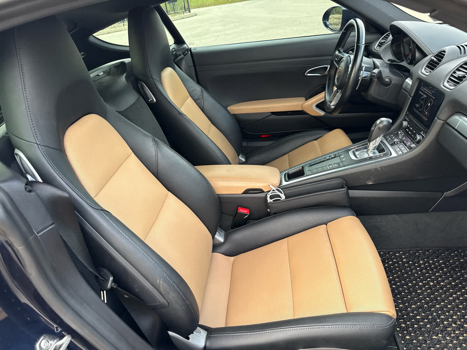 Used 2018 Porsche 718 Cayman RWD image 7