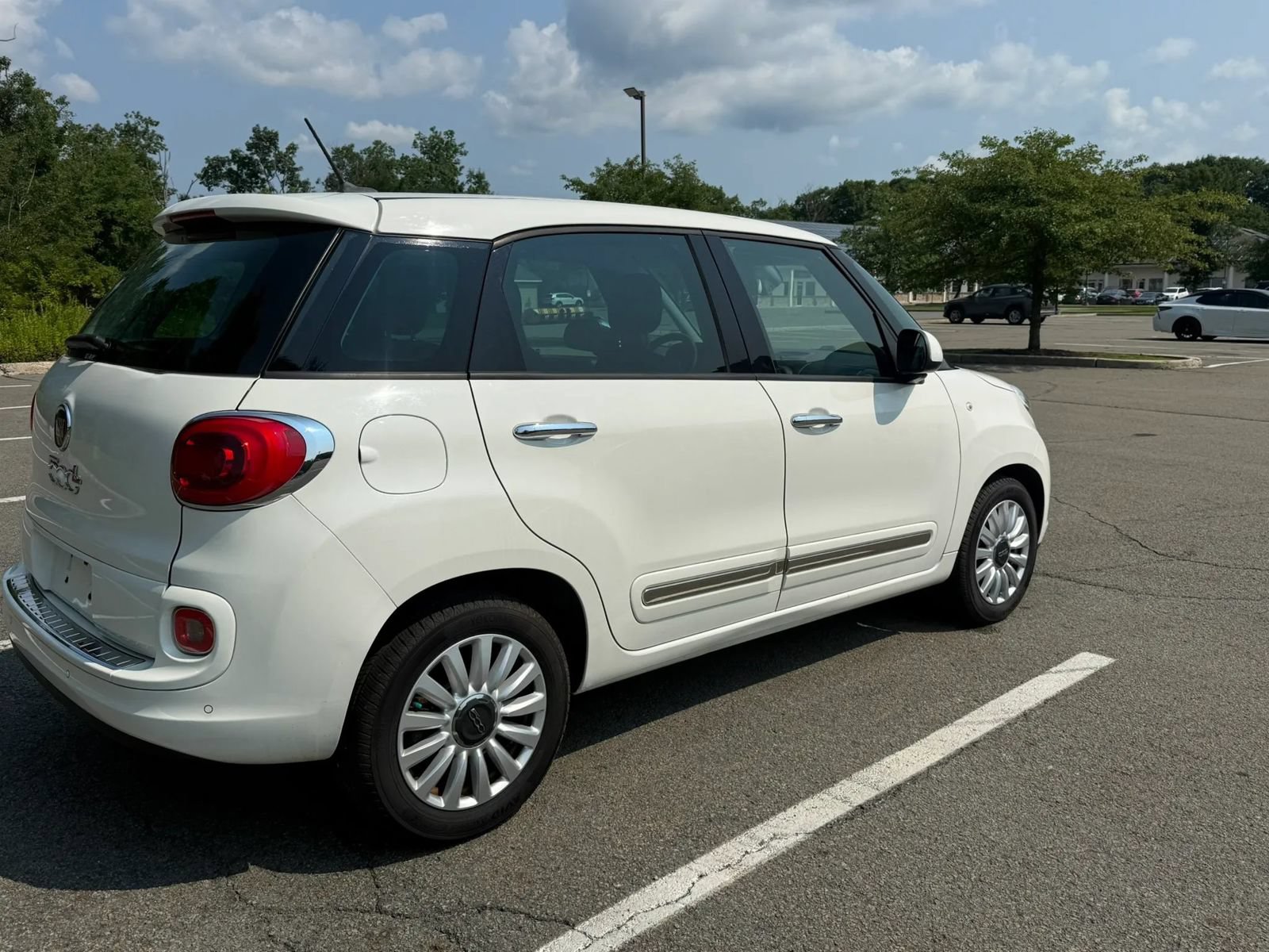 Used 2015 FIAT 500L Lounge FWD image 5