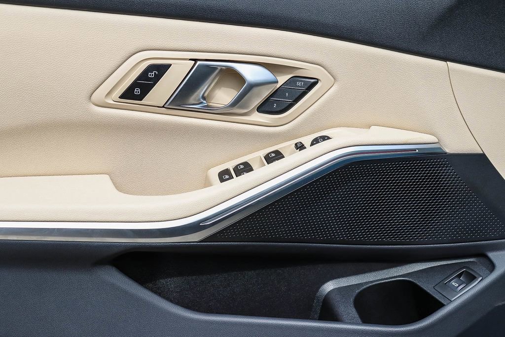 Certified 2025 BMW 330i Sedan w/ Convenience Package image 22