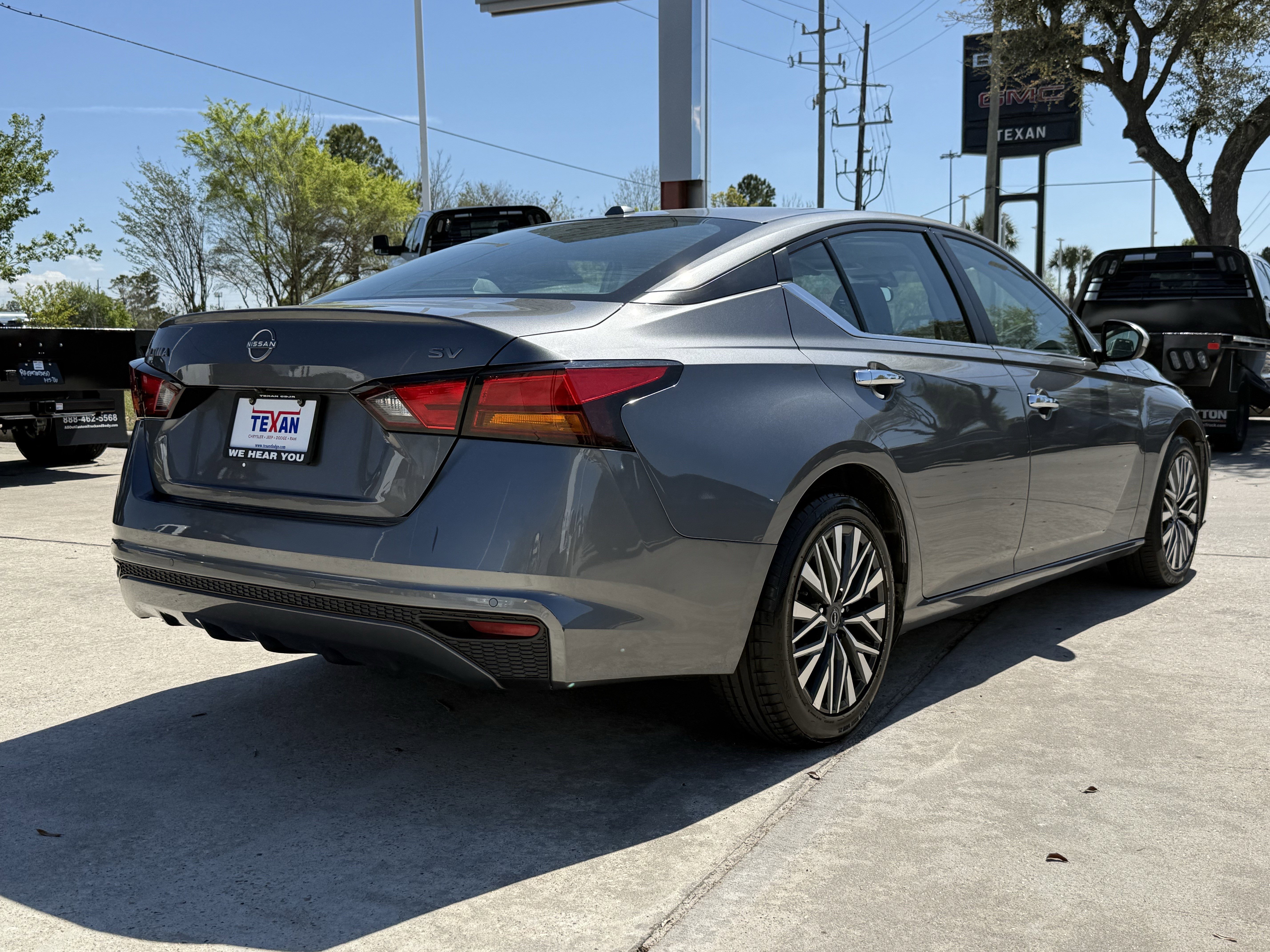 Used 2024 Nissan Altima 2.5 SV image 5