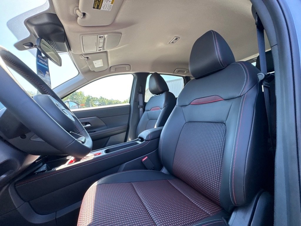 New 2025 Nissan Kicks SR image 13