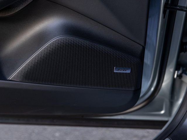 Certified 2025 Porsche Macan Electric image 43