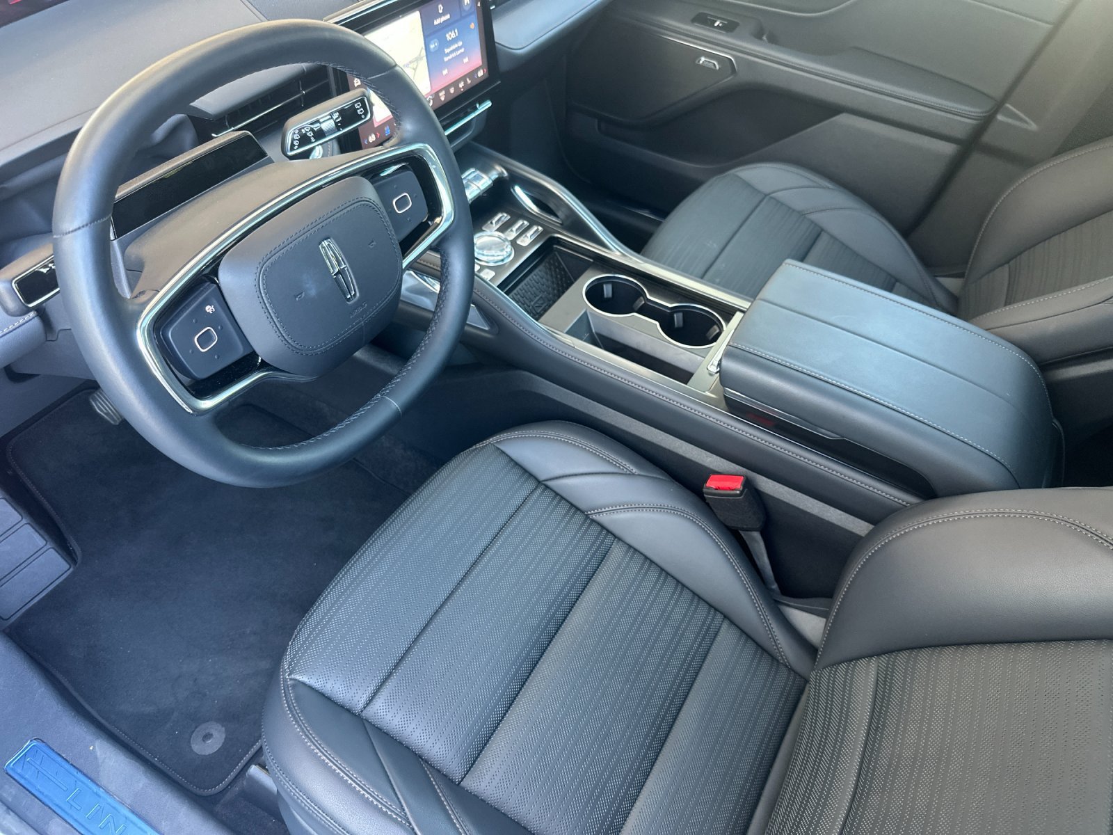 Used 2026 Lincoln Nautilus Reserve w/ Jet Appearance Package AWD/4WD image 9