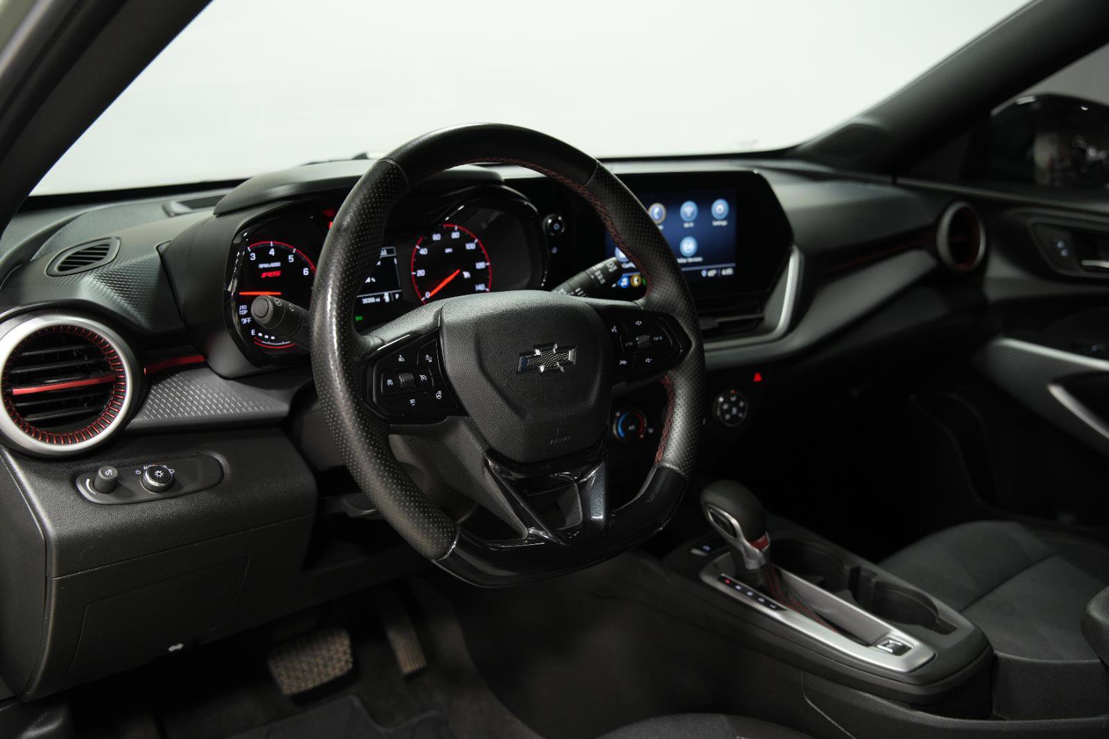 Used 2024 Chevrolet Trax RS w/ Driver Confidence Package image 24