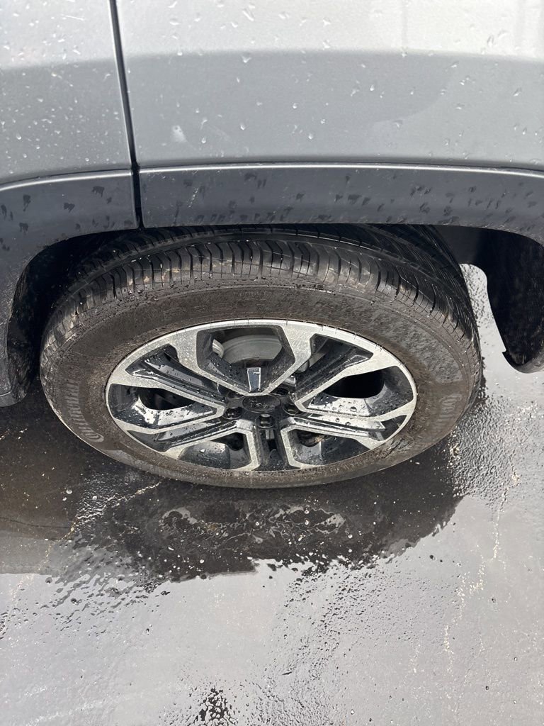 Certified 2022 Jeep Compass Limited w/ Sun and Sound Group image 10