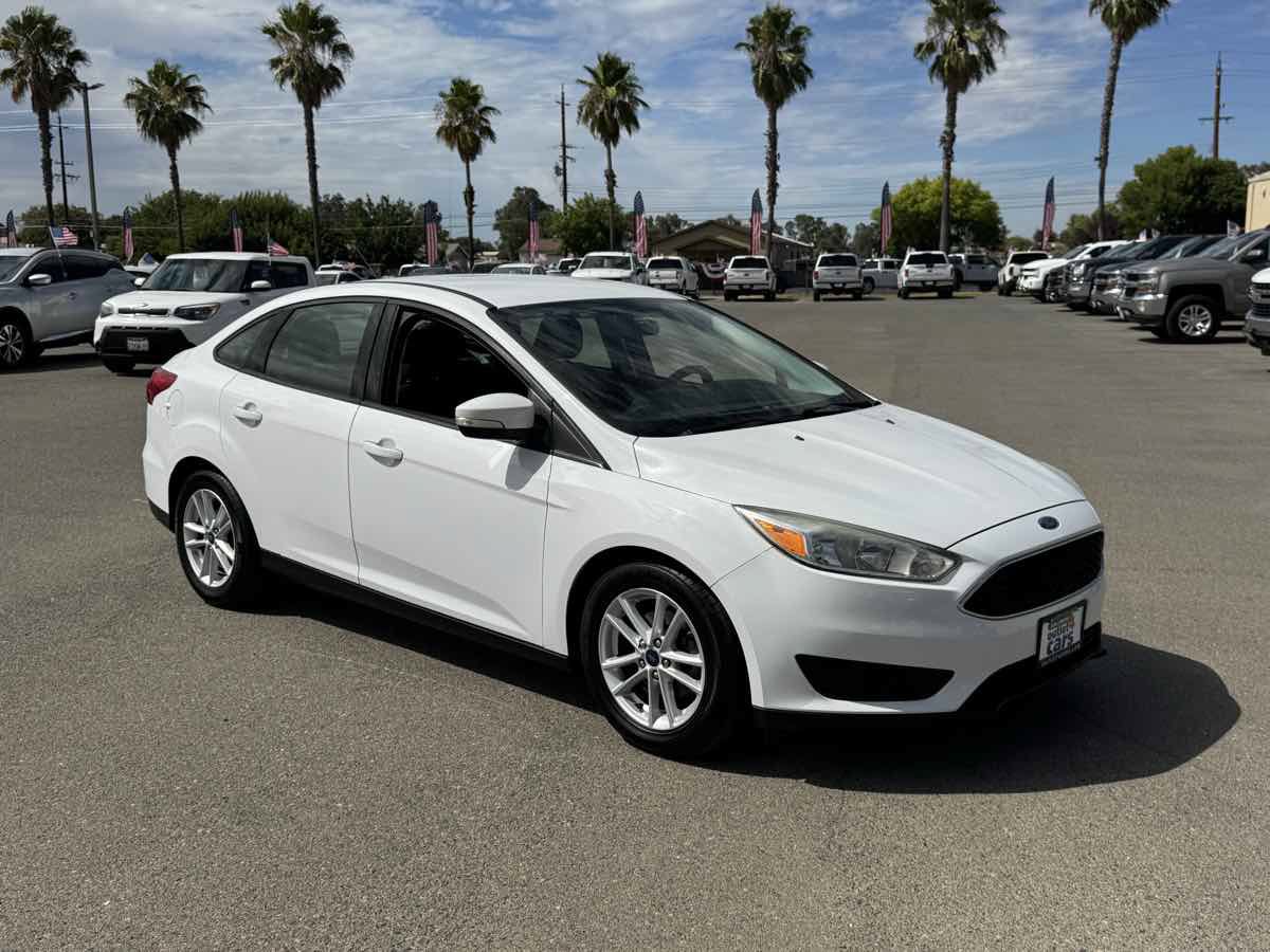 Used 2017 Ford Focus SE FWD image 11