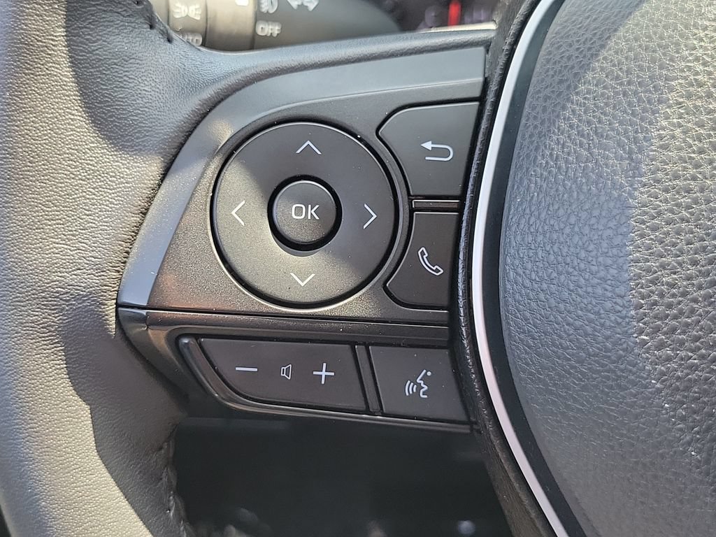 Used 2022 Toyota RAV4 XLE Premium FWD image 26