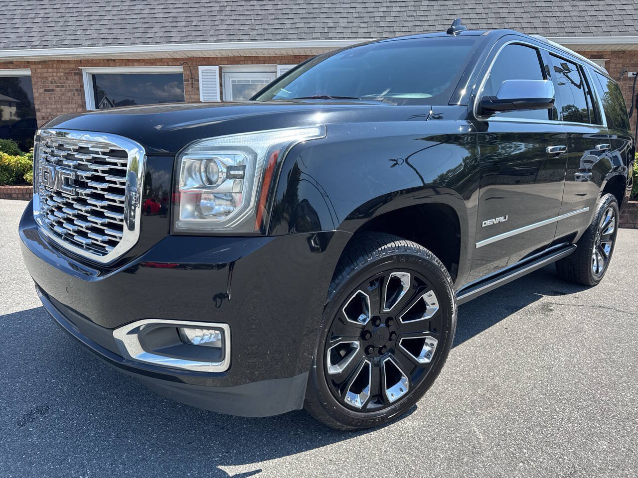 Used 2019 GMC Yukon Denali w/ Denali Ultimate Package AWD/4WD image 48