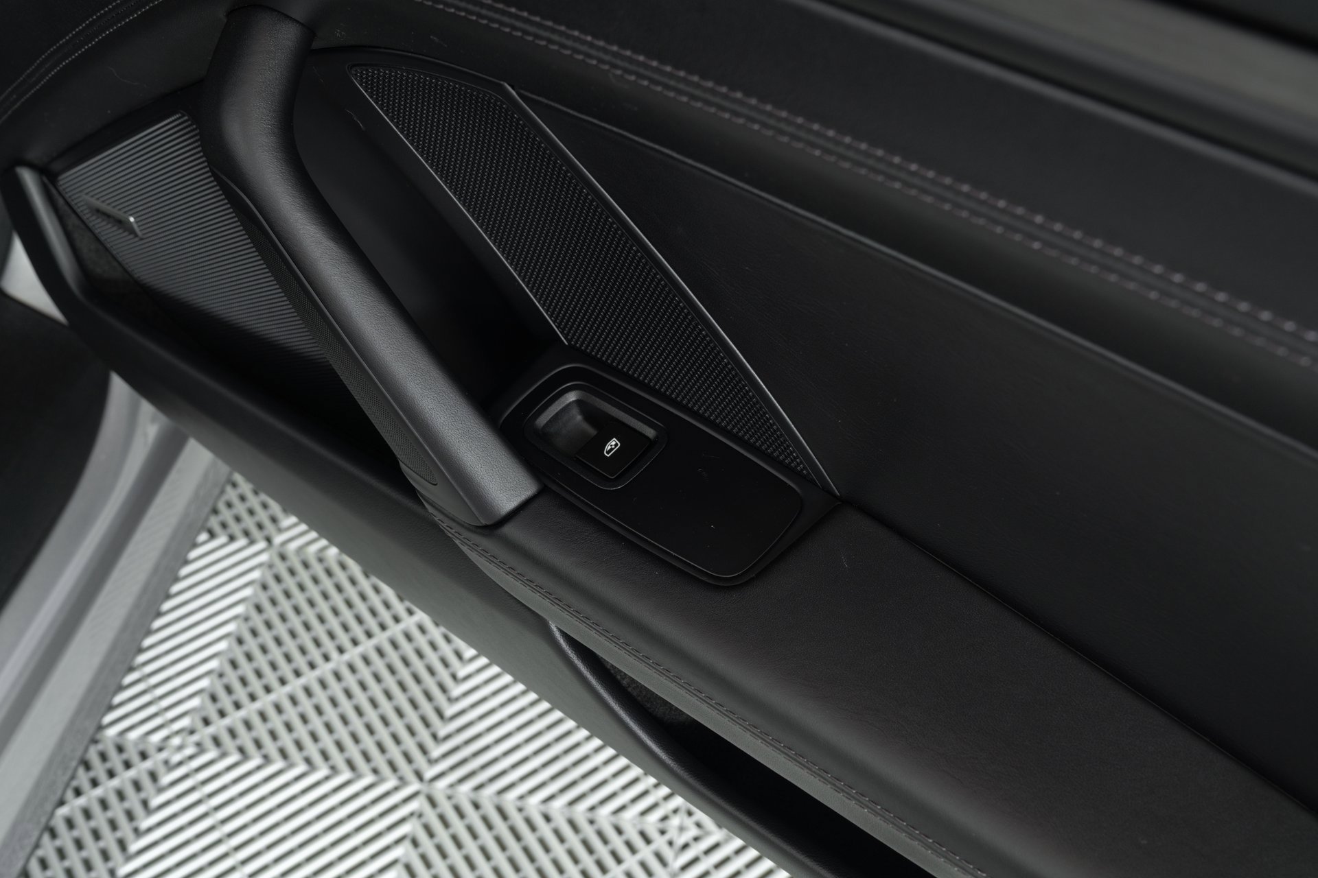 Used 2024 Porsche 911 Targa 4 GTS image 18