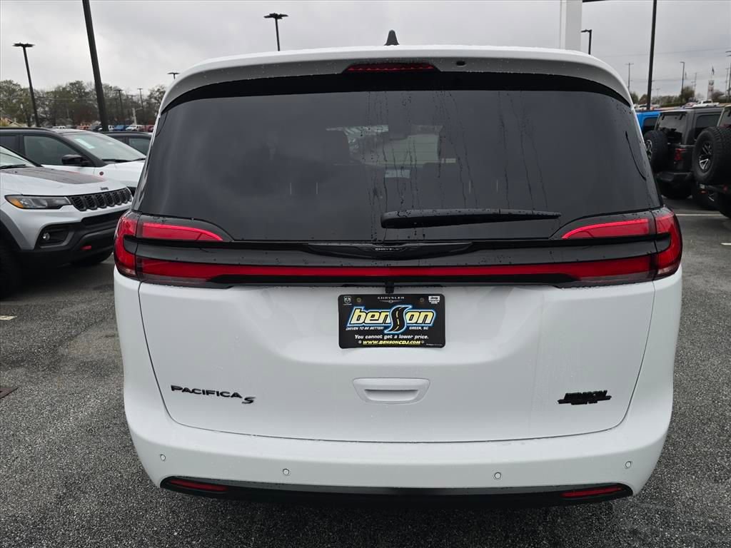 New 2026 Chrysler Pacifica Select w/ S Appearance Package FWD image 14