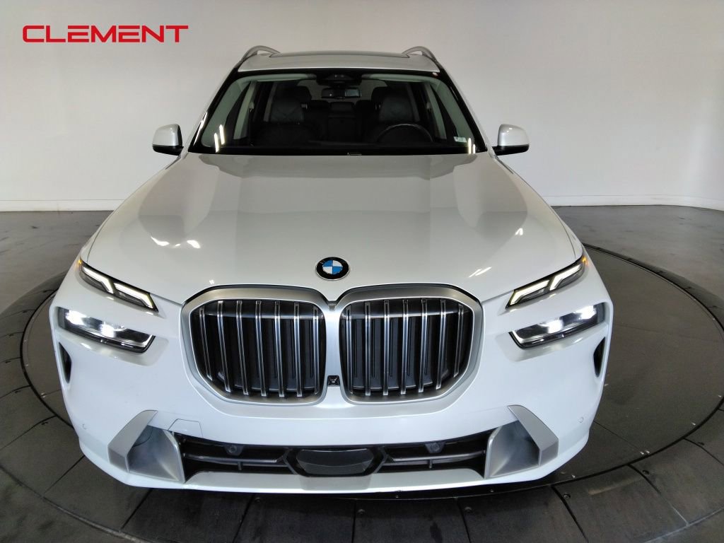 Used 2023 BMW X7 xDrive40i image 2