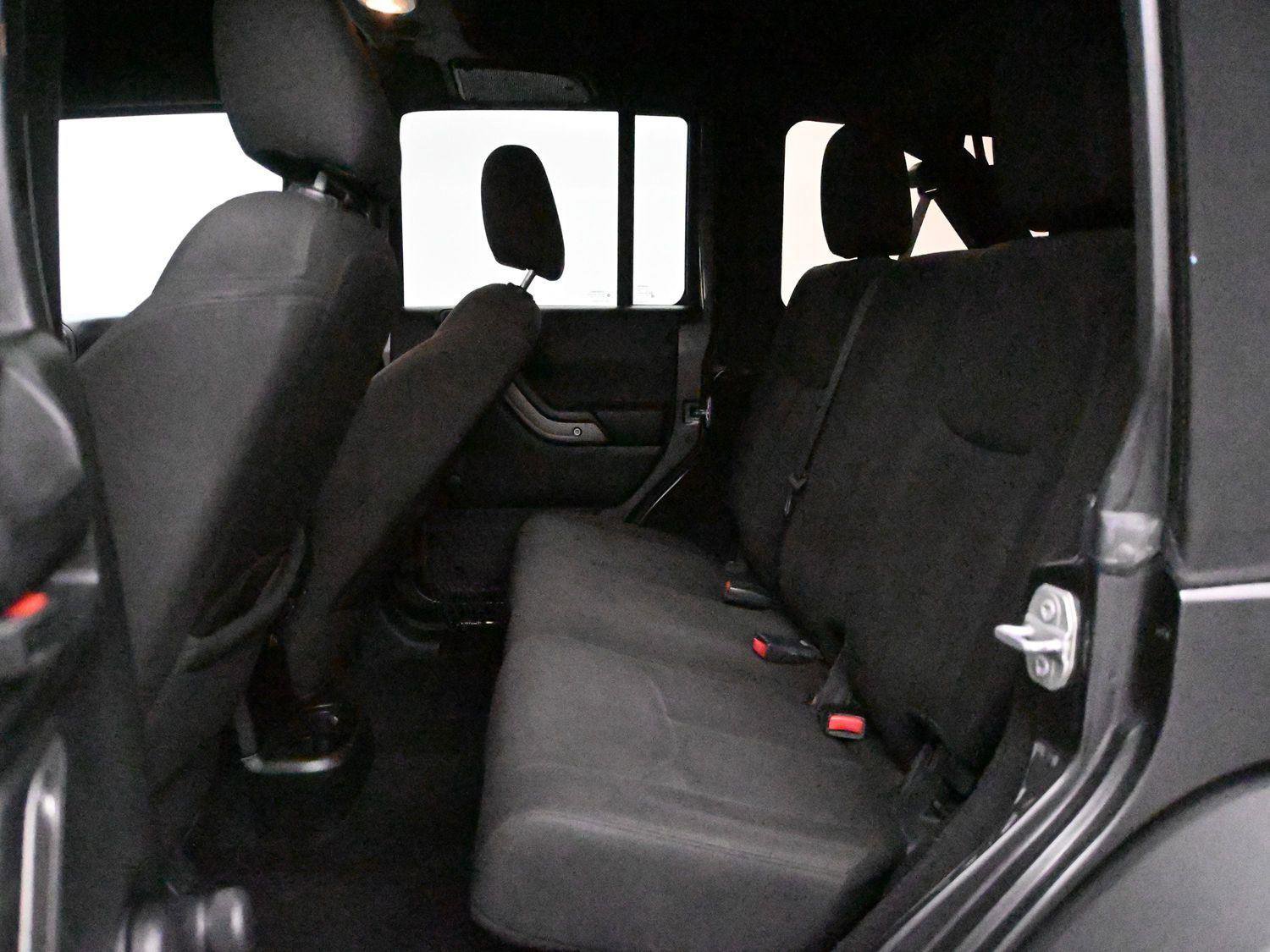 Used 2017 Jeep Wrangler Unlimited Sport w/ Connectivity Group AWD/4WD image 9