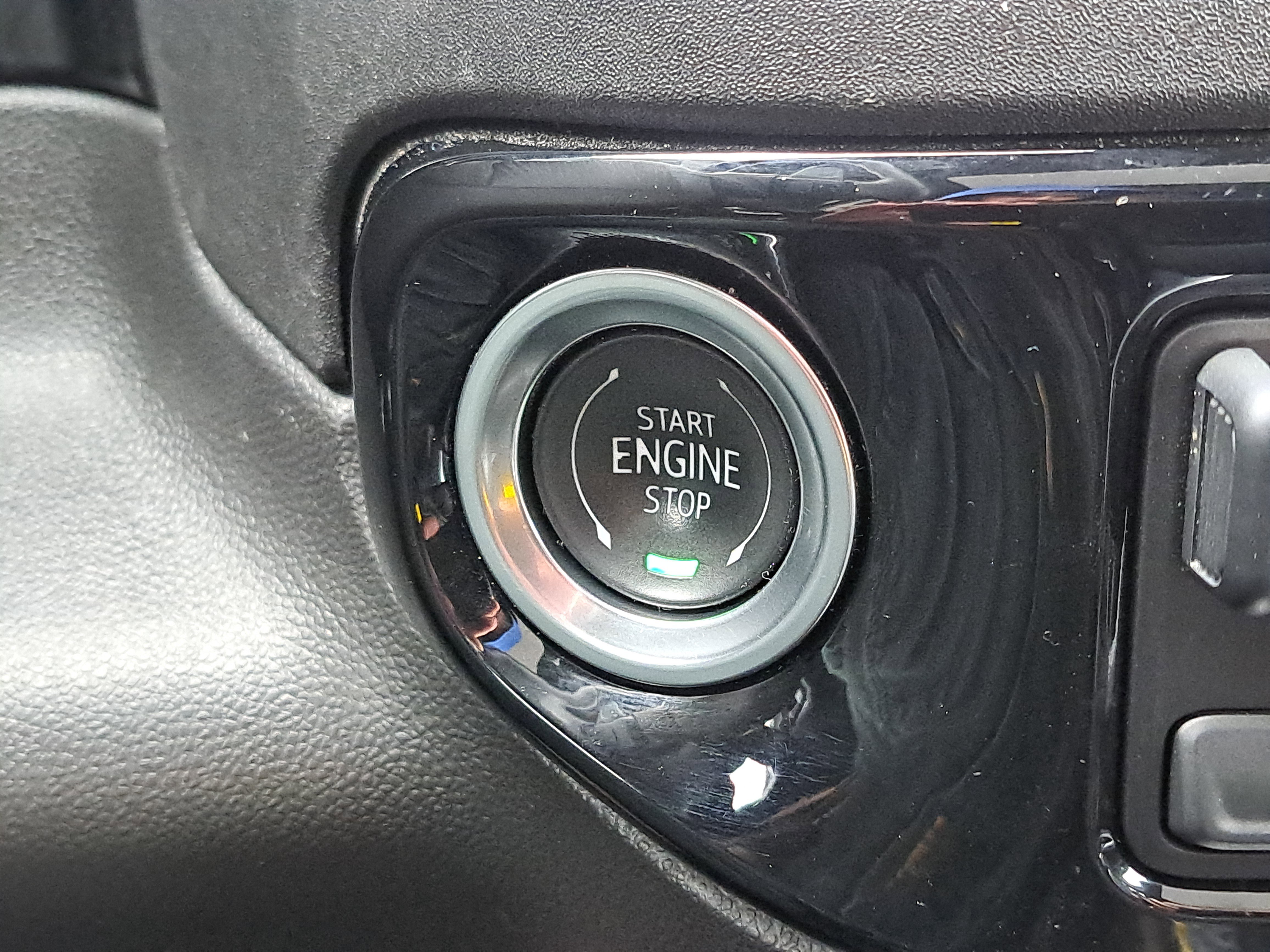 Certified 2025 Chevrolet Silverado 1500 LTZ w/ Technology Package image 24