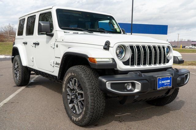 Used 2024 Jeep Wrangler Sahara AWD/4WD image 4