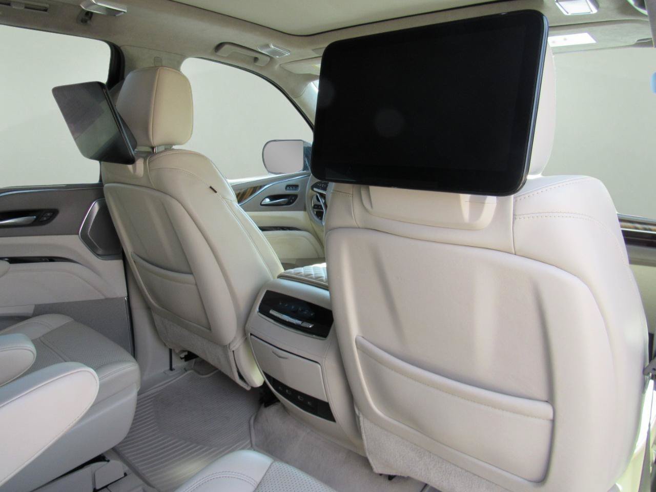 Used 2021 Cadillac Escalade Premium Luxury Platinum AWD/4WD image 39