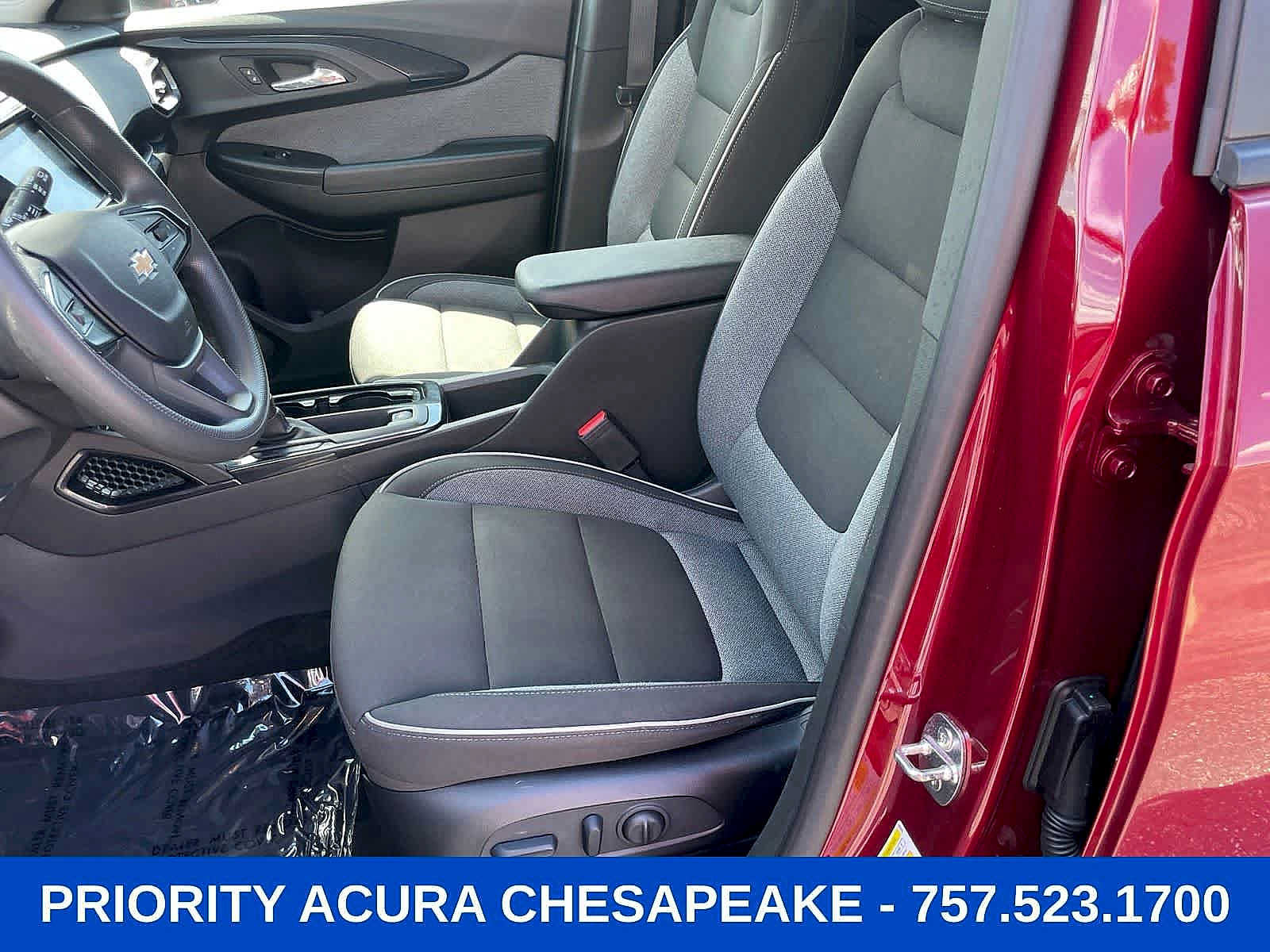 Used 2023 Chevrolet TrailBlazer LT w/ Convenience Package AWD/4WD image 9