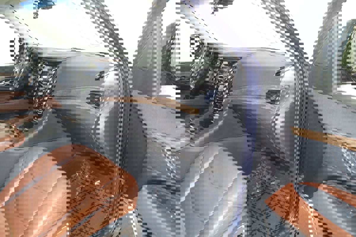 Used 2019 Cadillac Escalade ESV Premium Luxury AWD/4WD image 45