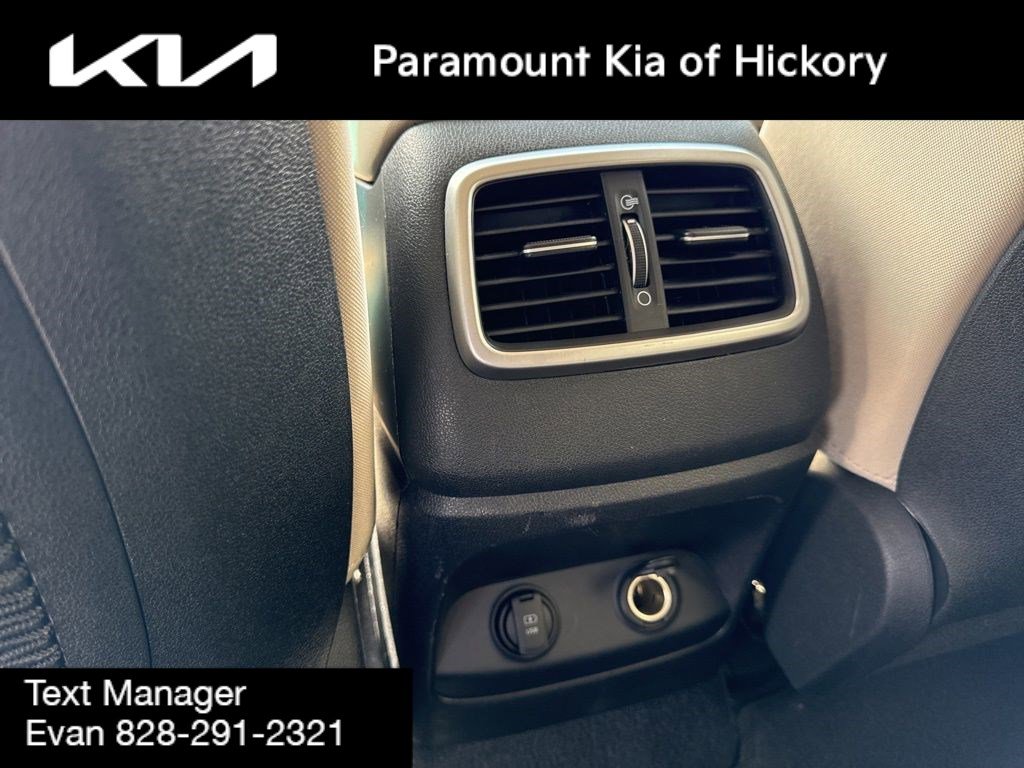Used 2020 Kia Sorento LX w/ LX I4 Convenience Package image 16
