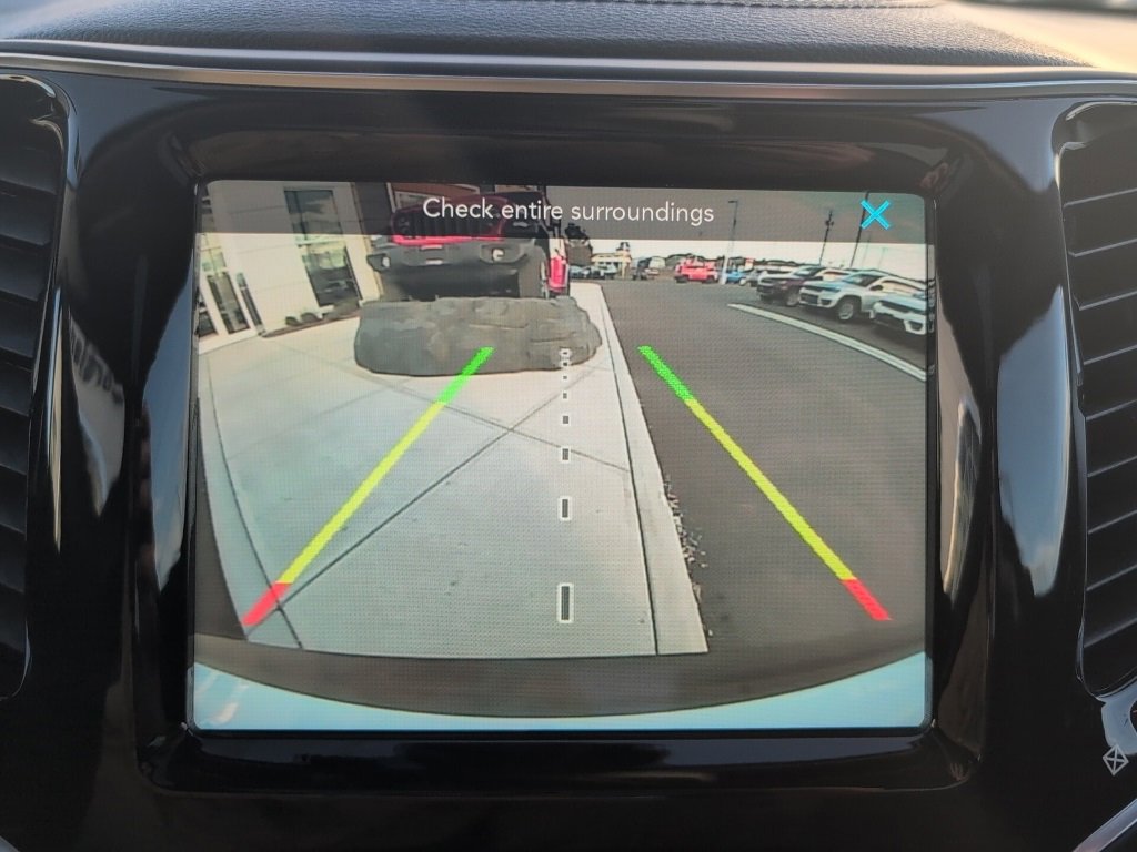 Used 2022 Jeep Cherokee Limited image 38