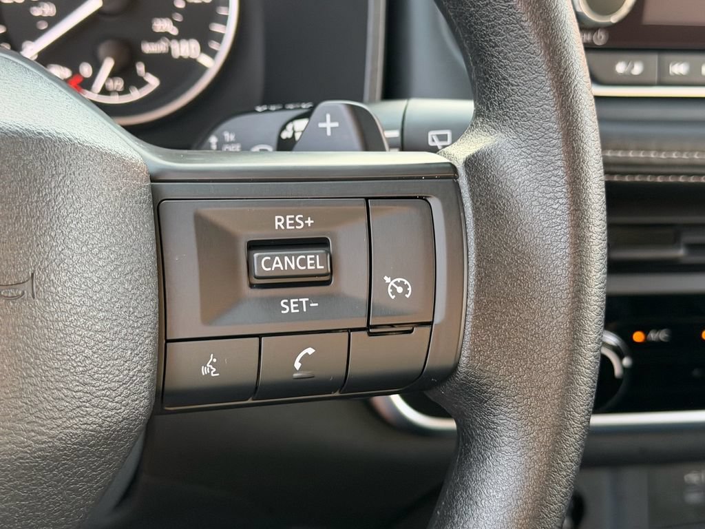 Used 2025 Nissan Rogue S FWD image 23