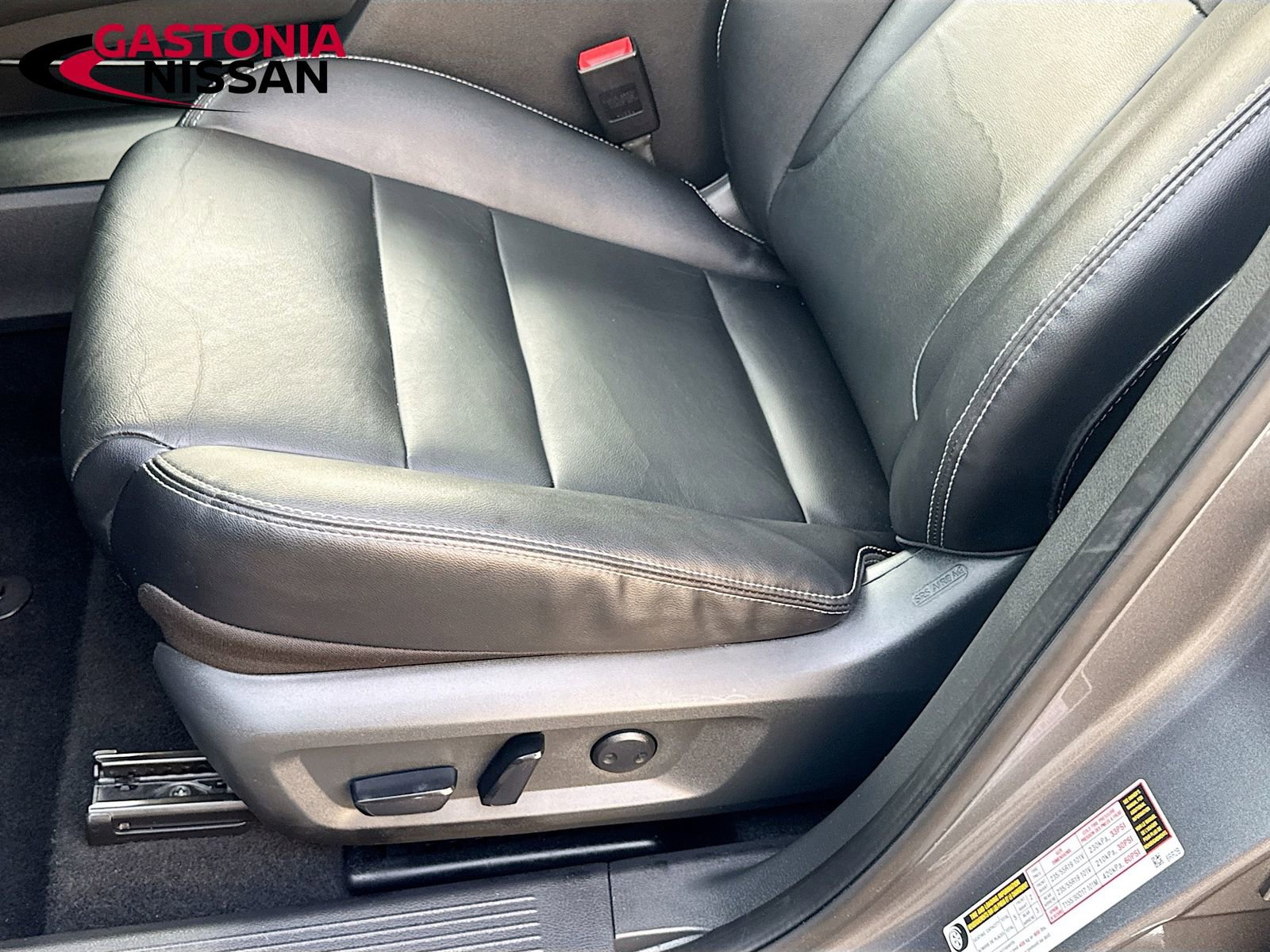 Used 2023 Nissan Rogue SL image 23