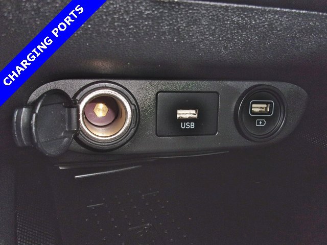 Used 2023 Hyundai Elantra Limited image 10