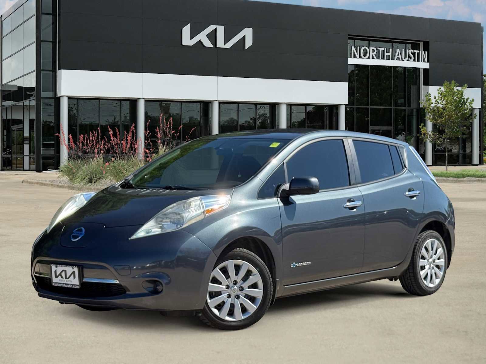 Used 2013 Nissan Leaf S w/ Charger Pkg FWD image 1