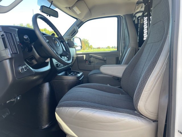Used 2024 Chevrolet Express 2500 w/ Driver Convenience Package image 11