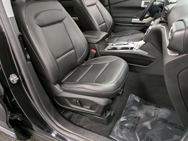 Certified 2022 Ford Explorer XLT w/ Equipment Group 202A image 28